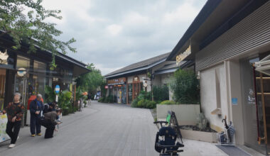 China’s ‘Silicon Valley’ is building robots and fortune-telling AI apps at the same time