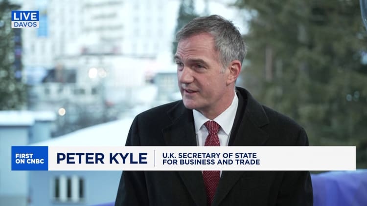 UK's Trade Sec: Cool heads will prevail despite tariff disruption