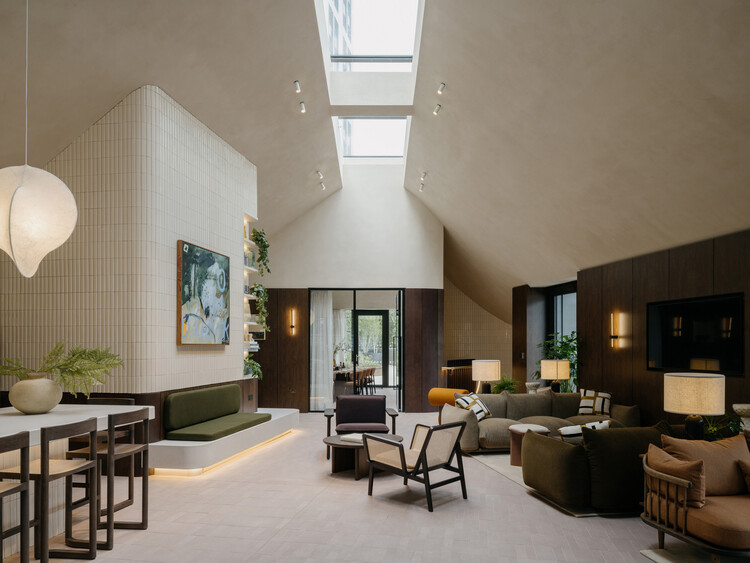 Canvas Arthur House / Tigg + Coll Architects - Interior Photography, Living Room, Table, Lighting, Chair, Glass