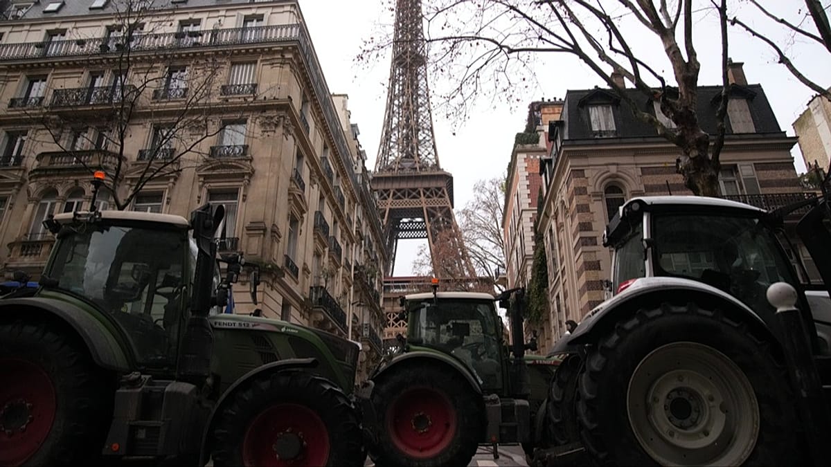 Farmers storm Paris with tractors to oppose EU-Mercosur free trade deal