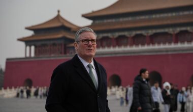 Keir Starmer meets Xi Jinping in Beijing to strengthen UK-China relations
