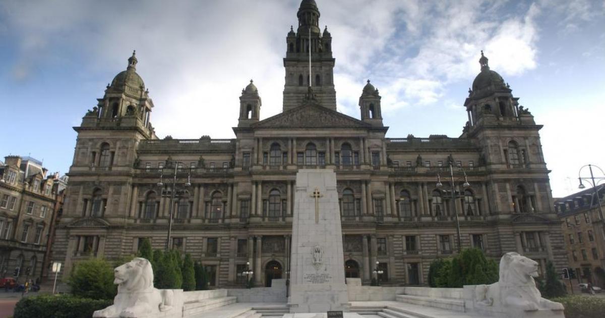 Glasgow City Council made to compensate man hit by lamppost