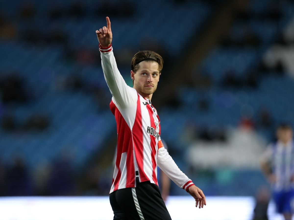 Supporting image for story: Much-changed Brentford too strong for crisis-club Sheffield Wednesday