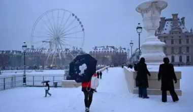 Snow and ice disrupt travel in France, UK, and Netherlands