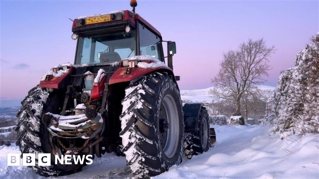 Storm Goretti brings heavy snow warning to Wales