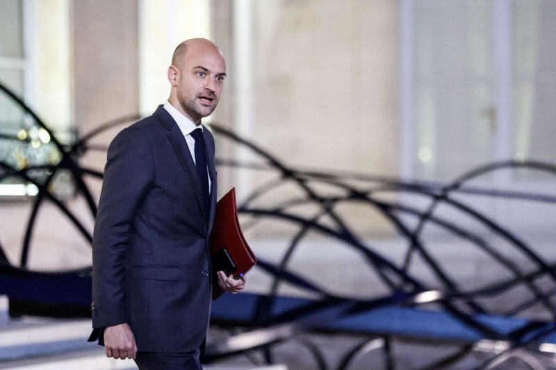 France and Germany rush to counter Trump