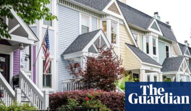 Trump says he will ban big investors from buying single-family homes | Donald Trump