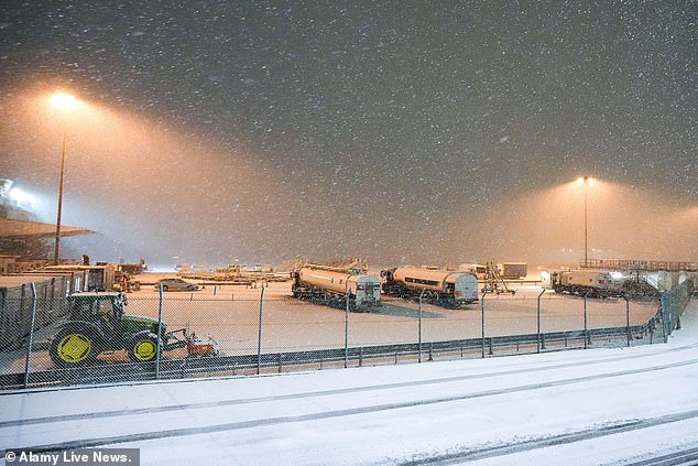Alamy Live News. 3DEPJK0 Birmingham Airport 8th January 2026 - Storm Goretti has hit the Midlands on Thursday 8th January evening with Birmingham Airport deploying their snow ploughs and other vehicles to help keep their only runway open, however many planes have circled or been diverted as the blizzard has reduced visibility and the ploughs are in constant use fighting a losing battle. Around 2 inches has already fallen in 2 hours. The storm is expected to bring between 15-25cm to the region as it is joined with strong winds creating blizzard like conditions. Credit: British News and Media/Alamy Live News This is an Alamy Live News image and may not be part of your current Alamy deal . If you are unsure, please contact our sales team to check.