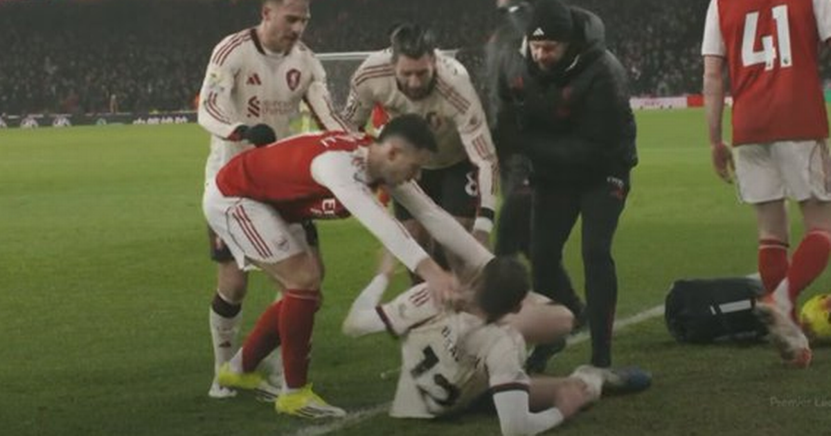 Gary Neville brands Gabriel Martinelli an 'idiot' for sparking Arsenal and Liverpool row