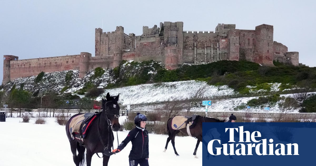 Racing holds its breath as deep freeze threatens weekend programme | Horse racing