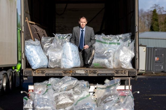 Terror gang faces demands from the Kinahan cartel over an unpaid drug debt