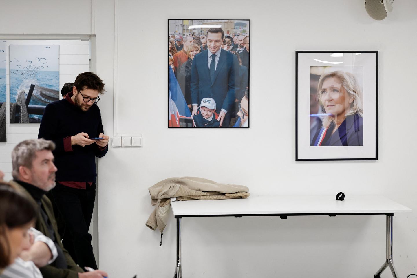Far right continues to gain ground in French public opinion