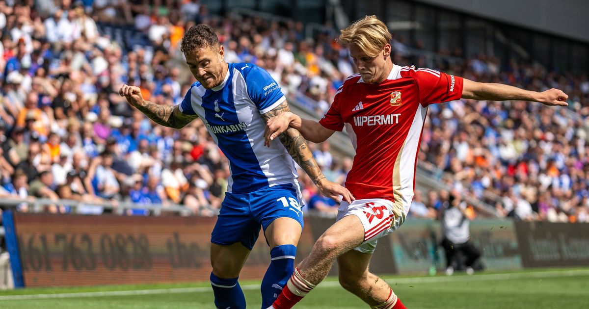 Bristol City stance on Finley Munroe as Robins linked with January move for Aston Villa defender