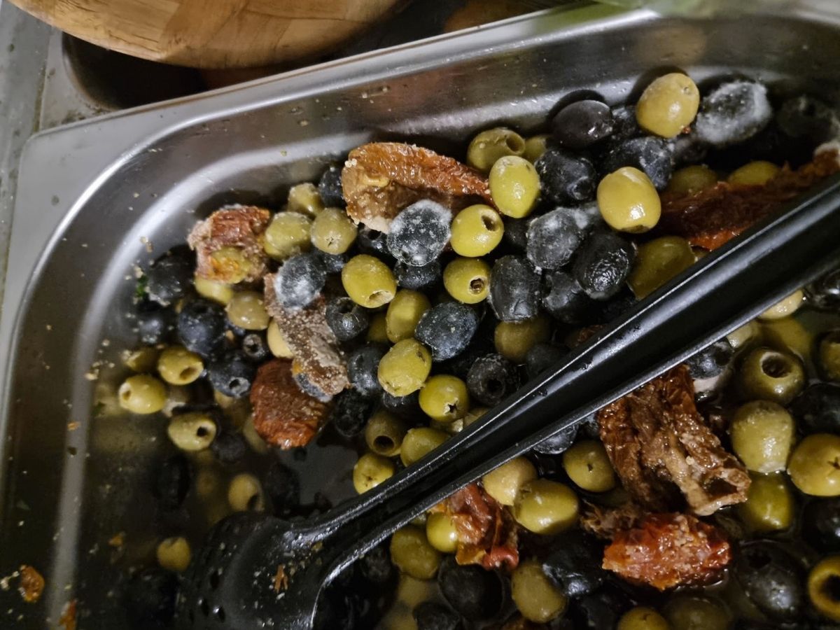 Mouldy olives found by inspectors