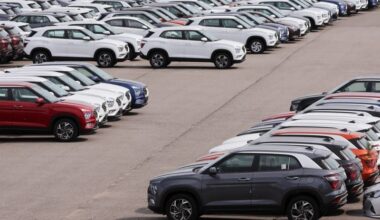 Delta forecasts earnings growth on premium travel demand, places Boeing 787 order