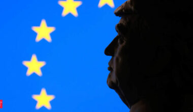 EU set to halt US trade deal over Trump’s new tariff threat