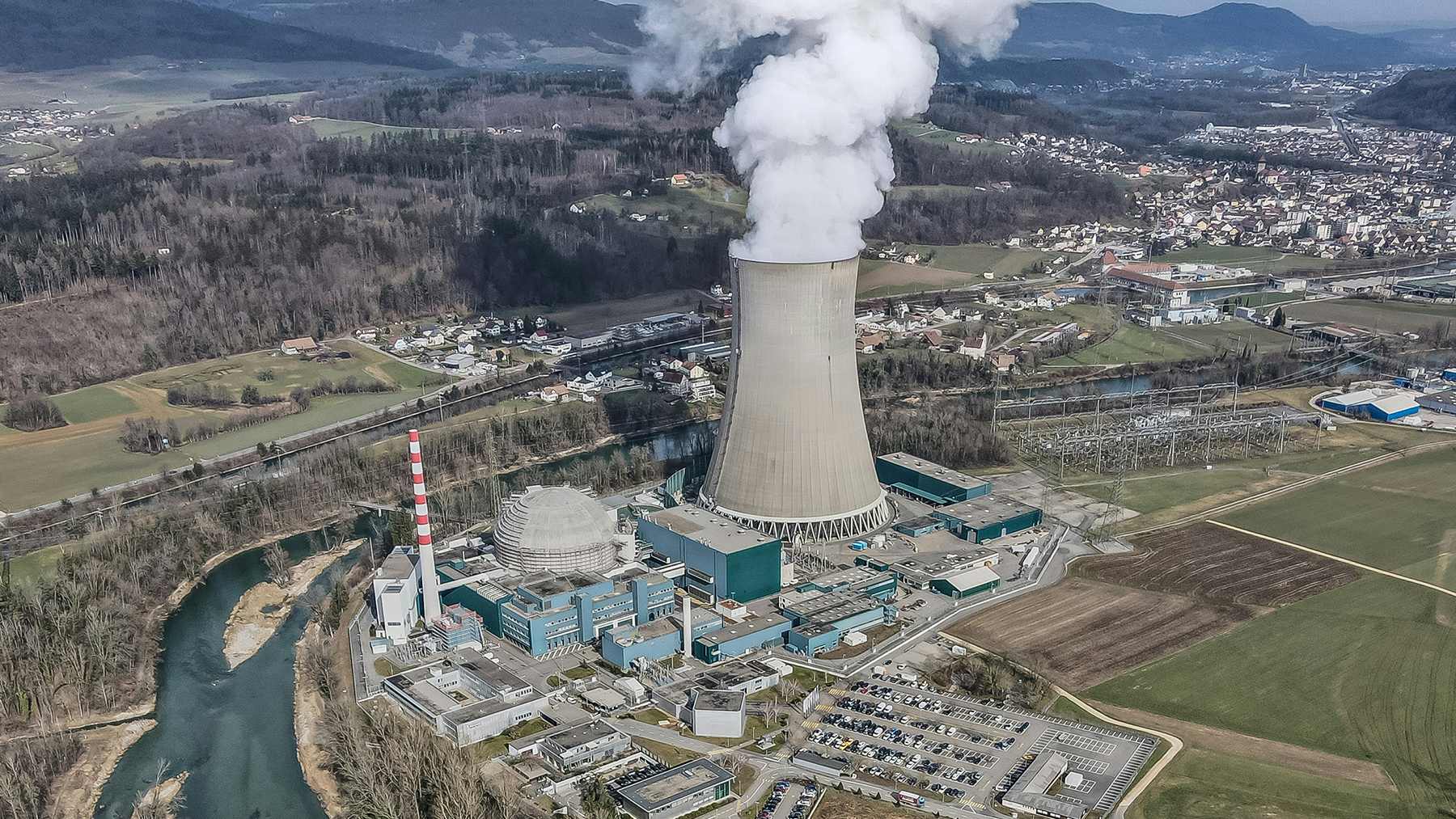 United States and Kazakhstan deepen civil nuclear partnership, highlighting SMR cooperation in early 2026