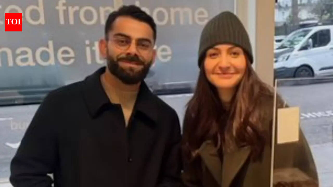 Virat Kohli and Anushka Sharma SPOTTED on day out in London; pose with fan for a selfie: PIC﻿﻿﻿ |