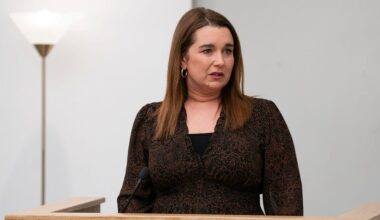 EastEnders' Vicki confronted by forgotten Joel scandal in early iPlayer release