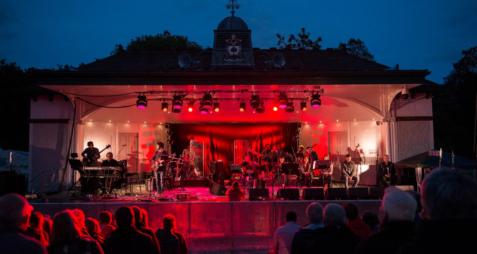 Legendary seventies duo announce huge gig at unique Glasgow venue