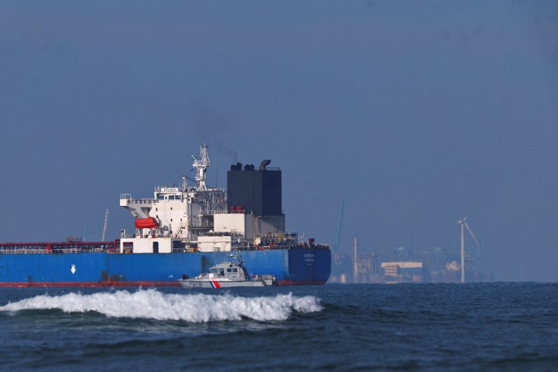 France compelled to free tanker linked to Russia’s shadow fleet