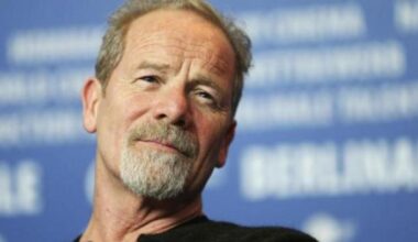 Peter Mullan 'headbutted' after stopping domestic abuser in Glasgow