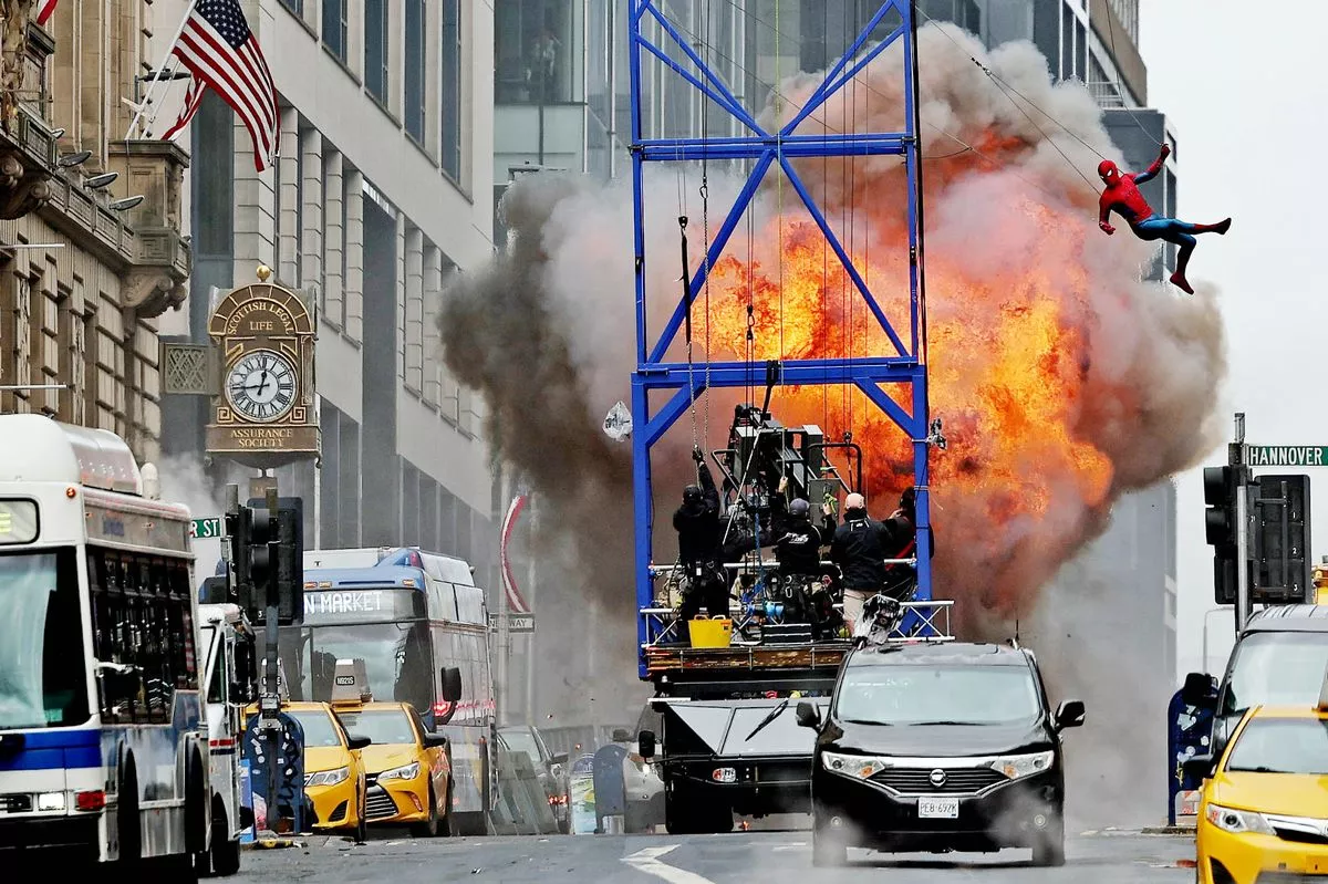 Filming takes place on Bothwell Street.