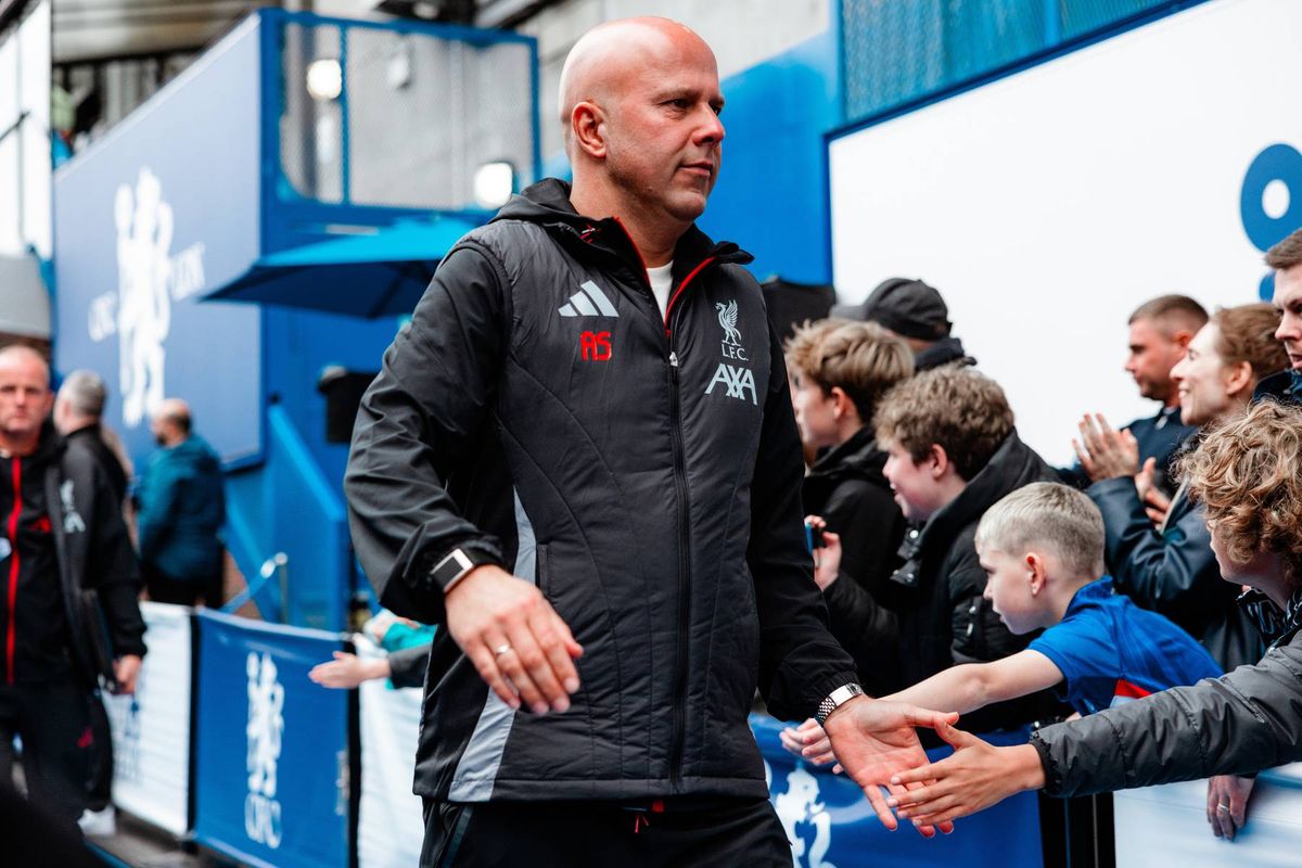 Arne Slot arrives at the stadium prior to the Premier League match between Chelsea and Liverpool at Stamford Bridge. 