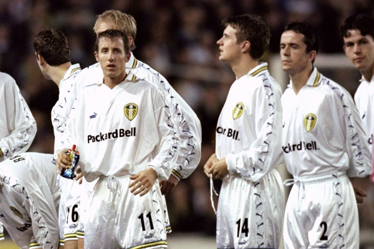 Lee Bowyer of Leeds United and his teammates prior to kick off in the UEFA Cup quarter final first leg game against Slavia Prague at Elland Road
