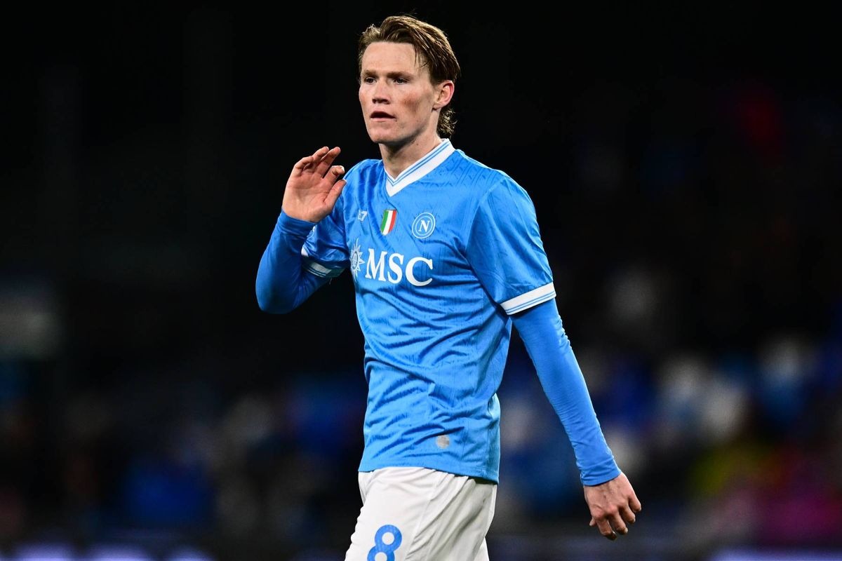 Scott McTominay walks on