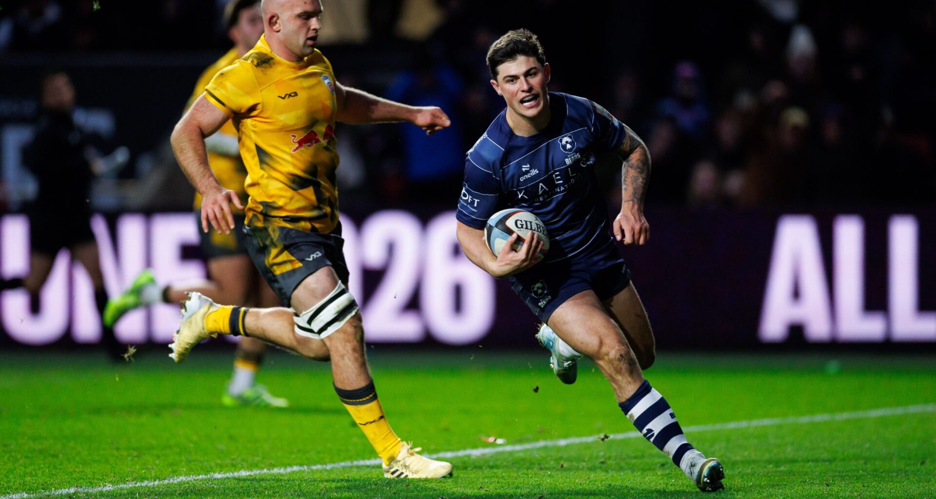 Red-hot Louis Rees-Zammit signs long-term deal with the Bears