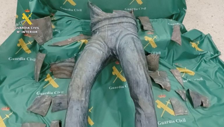 A screengrab from a handout video shows pieces of a statue of Seve Ballesteros, a late Spanish professional golfer, recovered by members of the Spanish law enforcement, in Santander, Spain