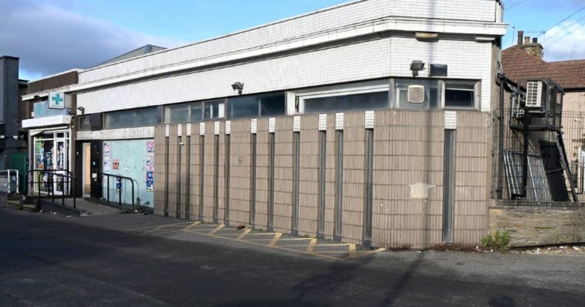 Plan to split former Natwest into shop and coffee shop