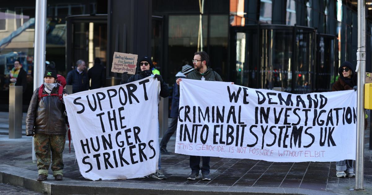 Palestine protesters target JP Morgan Glasgow office over Israel links