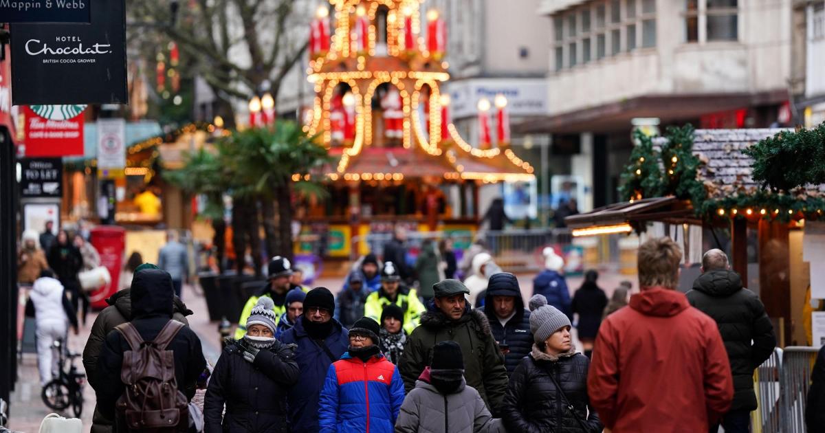 Retailers suffer disappointing December amid cost-of-living woes