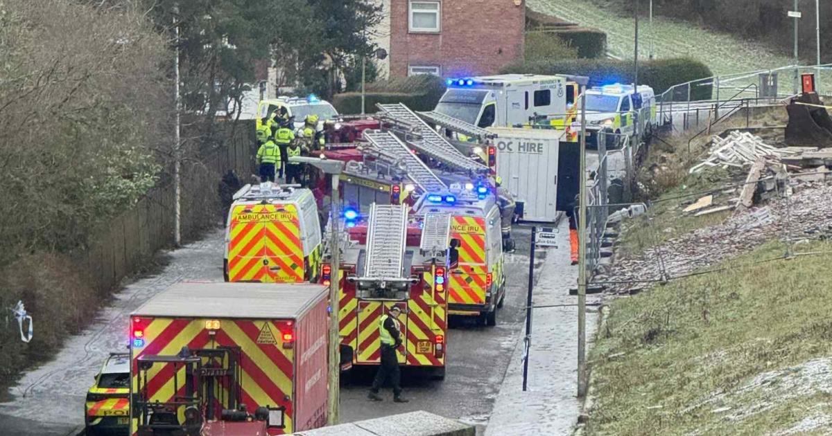 Everything we know after police shut Waverley Road in Paisley