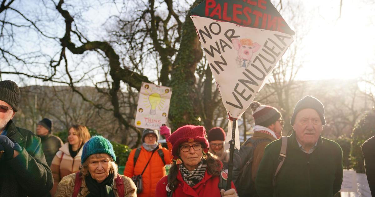 Protesters outside US consulate in Edinburgh call for release of Maduro