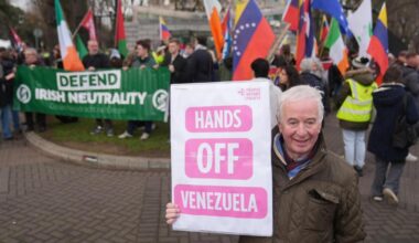Anti-US rally met by Venezuelan counter-protesters in Dublin