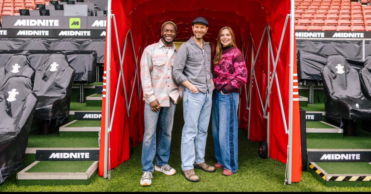 Stars of Dear England swap stage for St Mary's Stadium