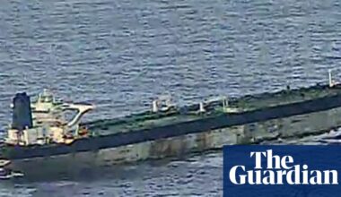Two oil tankers under US sanctions sailing through Channel towards Russia | Water transport