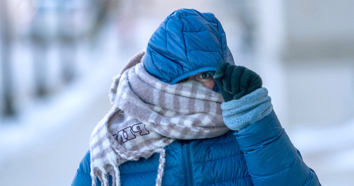 Bitter cold blankets the U.S., as 3,700 flights canceled nationwide