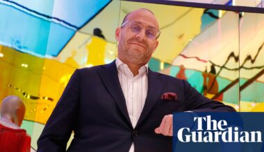 Saks Global CEO steps down as luxury retailer reportedly preparing for bankruptcy | US news