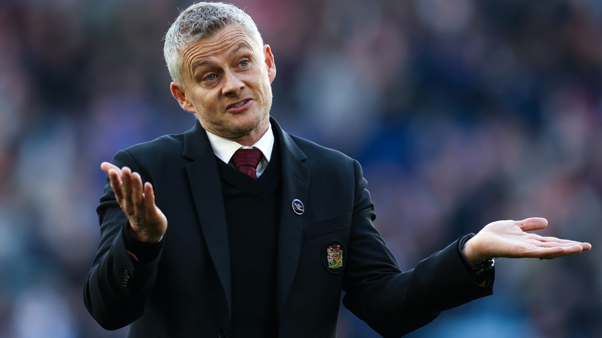 Manchester United speak to Ole Gunnar Solskjaer over interim role
