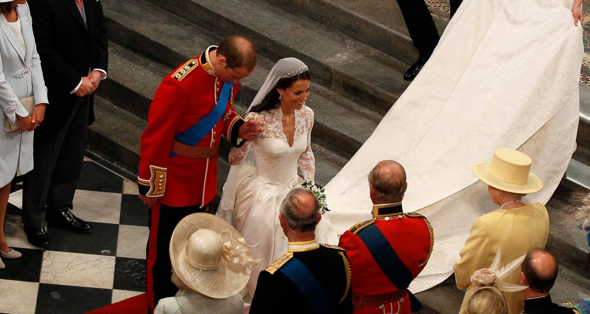 Princess Kate curtsying