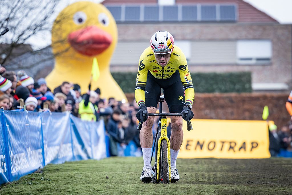 Belgian rider Wout van Aert competes in the men's elite race of the Azencross, the fifth stage in the DVV Trofee, in Loenhout on December 29, 2025. (Photo by DAVID PINTENS / Belga / AFP) / Belgium OUT