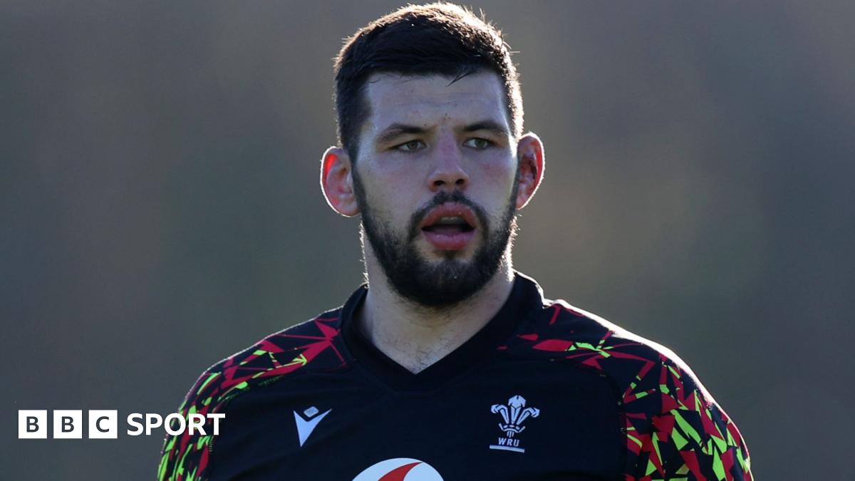 Rhys Davies during Wales training