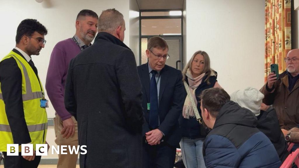 Police called as Redditch Borough Council votes to shelve local elections