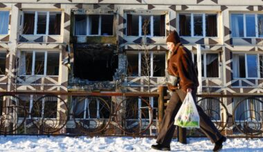 Russian strikes kill 2 in Kyiv on eve of Ukraine summit in Paris