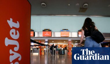 EU proposals for free extra cabin bags on planes ‘lunatic idea’, says easyJet | easyJet