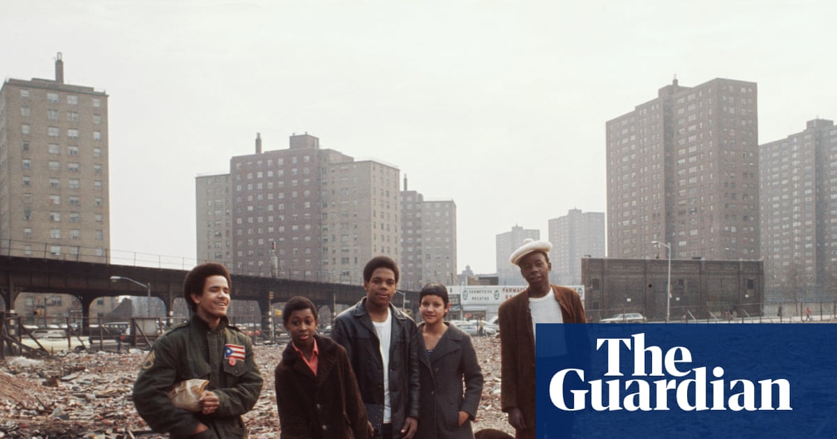 Bronx dog-walkers in the rubble of a dangerous New York: Camilo José Vergara’s best photograph | Art and design